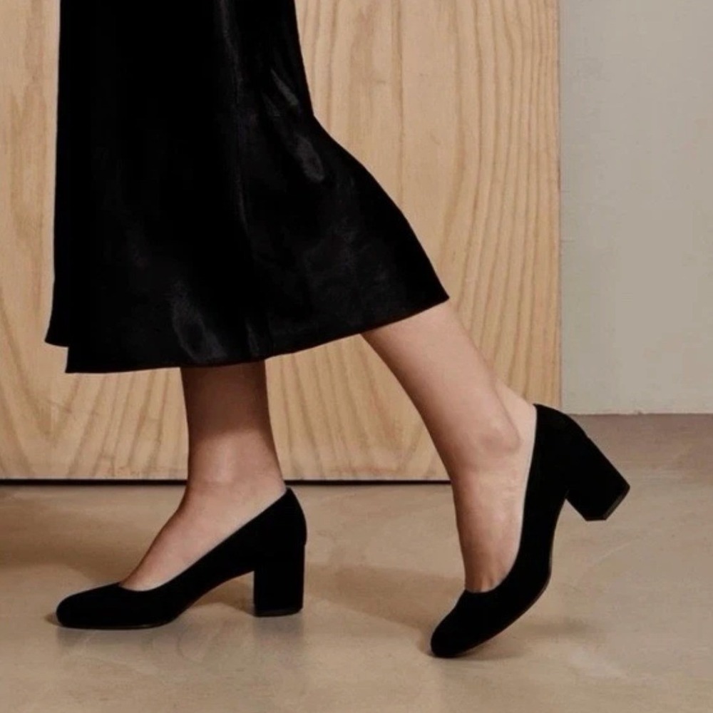 Margaux The Heel Black Suede Round Toe Block Heel Pumps Size 39.5 / US 9 Wide